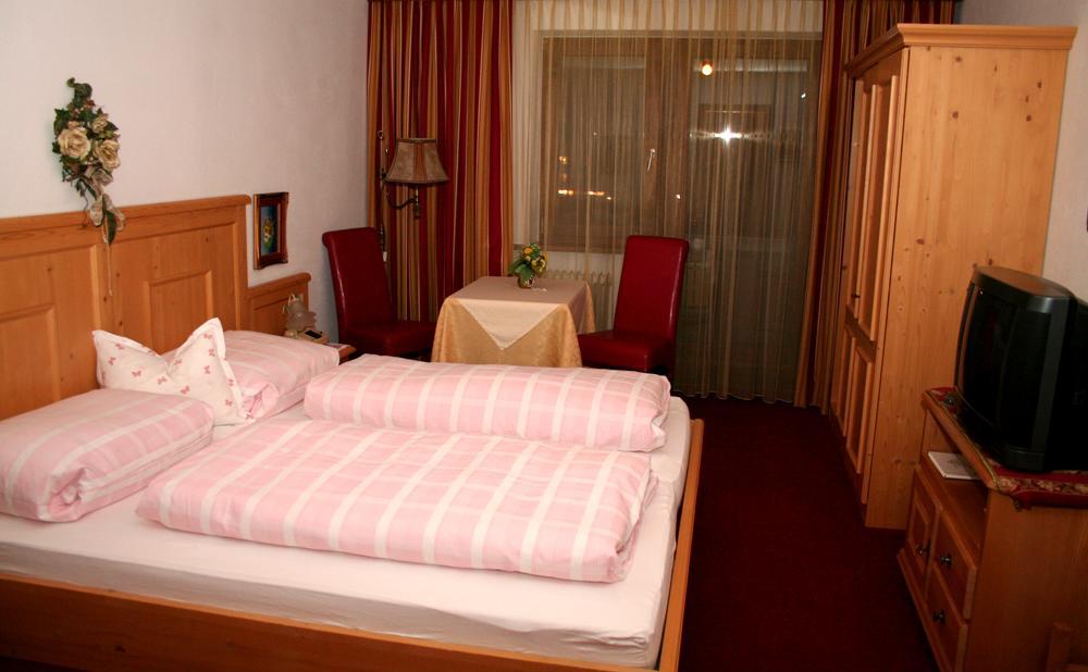 Hotel Edelweiss Fuegen Room photo